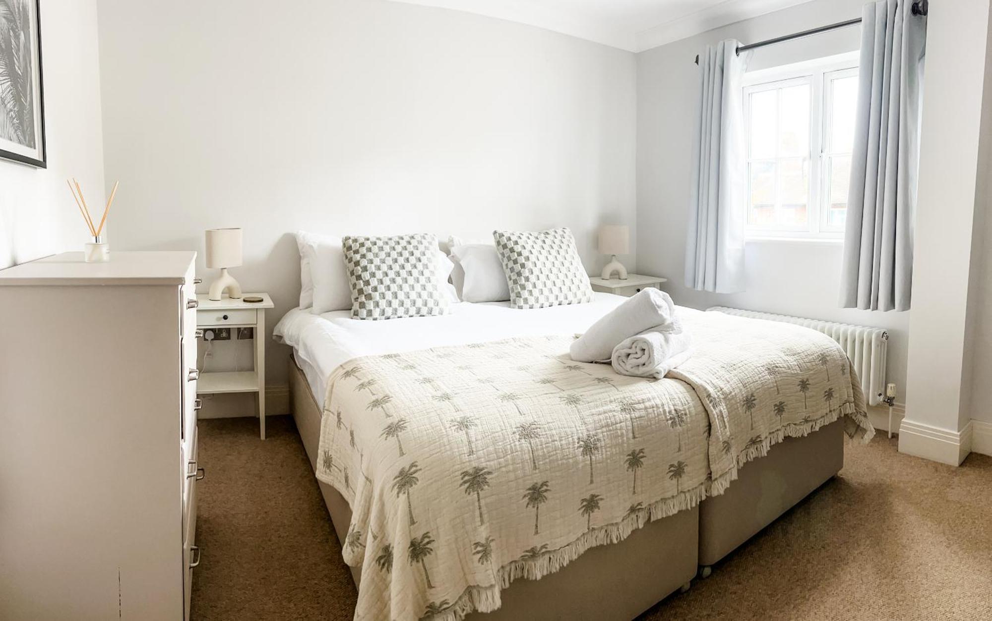 Crown Mews Villa Windsor Bagian luar foto